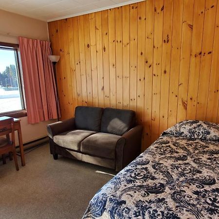 Motel Le Fleuron Saint-Donat-de-Montcalm Exterior foto